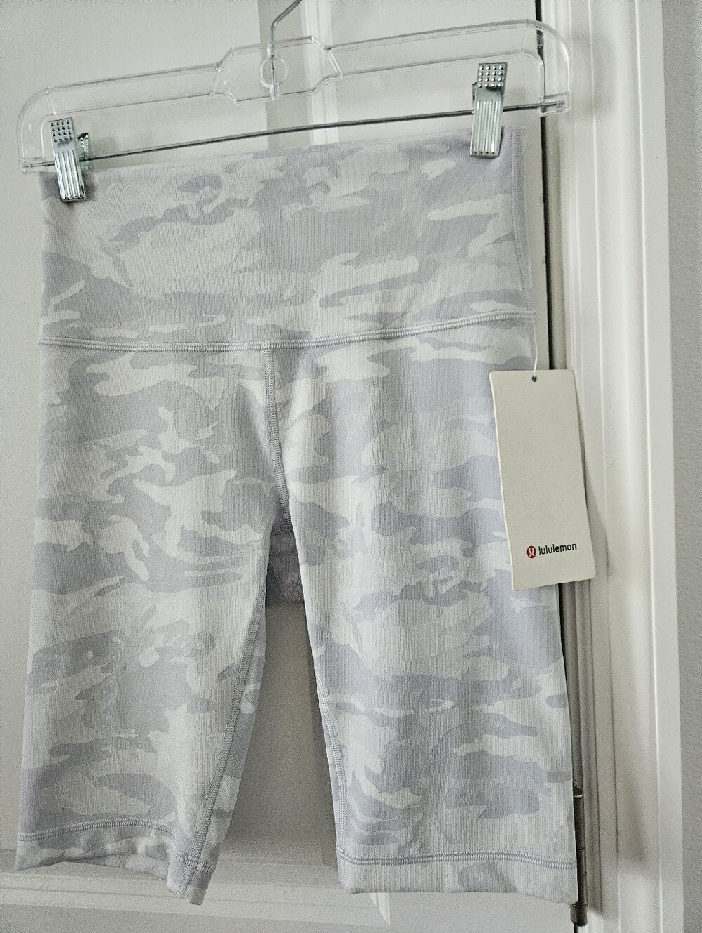 NWT Lululemon Size 6 Wunder Under Short 10" Ribbed Camo Jacquard Alpine White